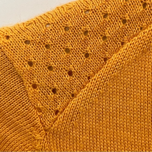 Nike Golf S Sunset Gold Wool Blend Eyelet V Neck Sweater - Picture 3 of 9